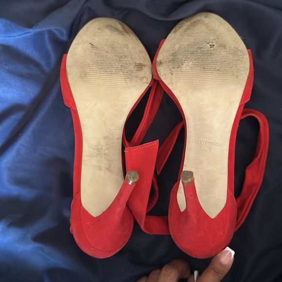 Steve Madden red velvet heels - Picture 2 of 4